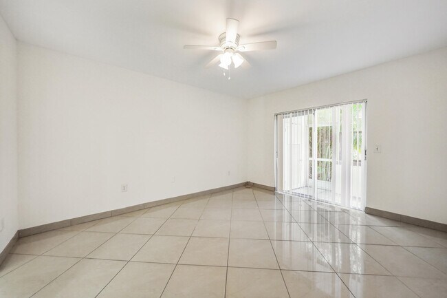 Building Photo - 2878 Donnelly Dr