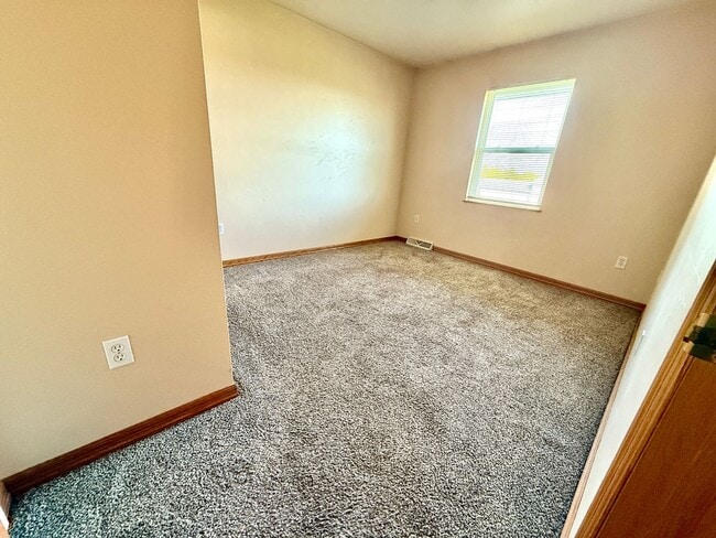 Building Photo - N184 State Park Rd