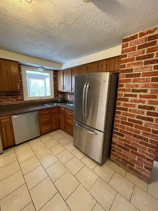 Building Photo - 120 Scottsdale Dr