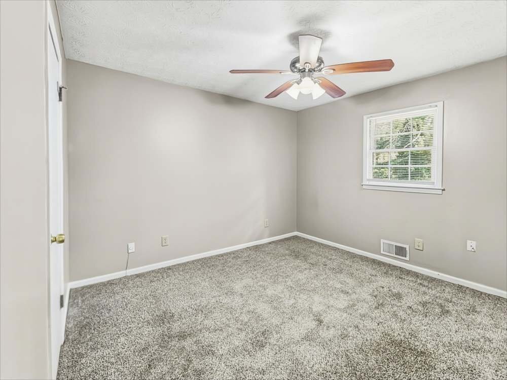Building Photo - 4412 Bryant Dr SW