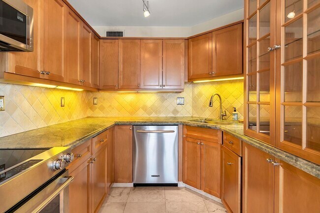 Building Photo - 2500 E Las Olas Blvd