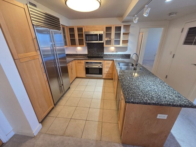 Building Photo - Immaculate Contemporary Living in Kaka‘ako- 2 bedroom, 2 bathroom, 2 covered parking stall, and I...