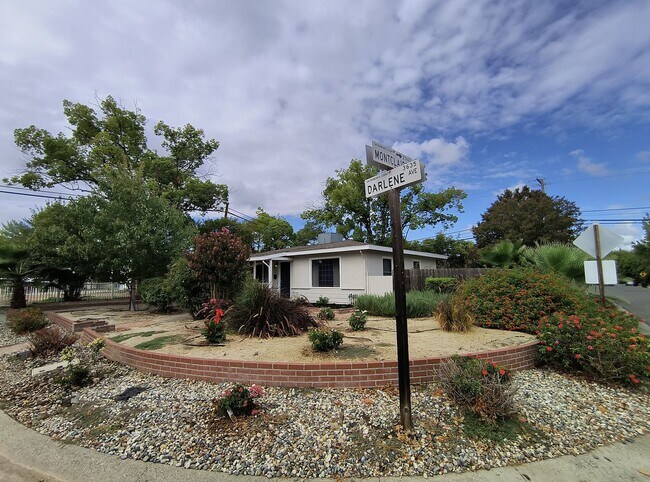 Primary Photo - Darling Home on Darlene!
