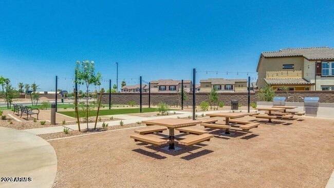 Building Photo - 1255 N Arizona Ave