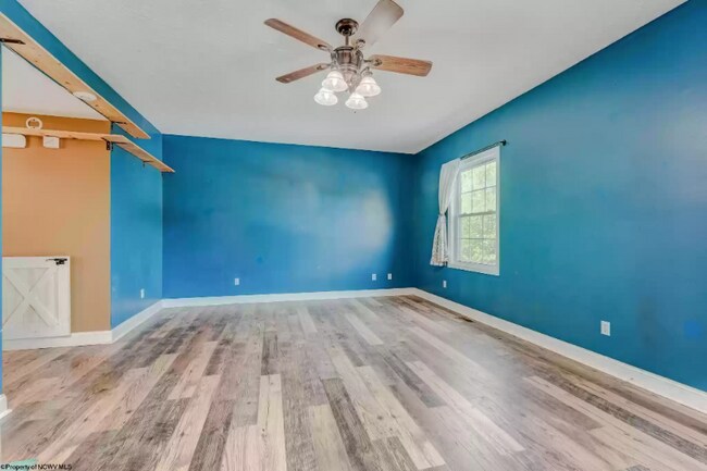 Building Photo - 1008 W Canyon Dr