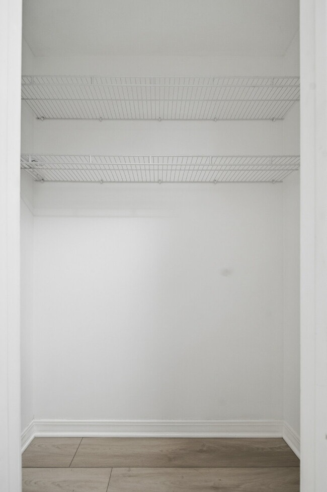 Building Photo - 821 Douglas Ave