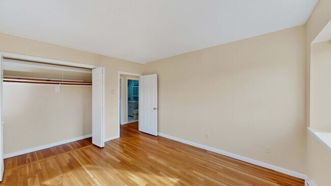 Building Photo - 525 Highland Ave