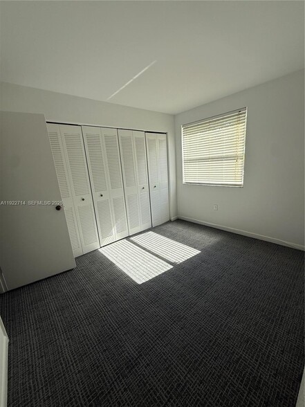 Building Photo - 6860 SW 45th Ln