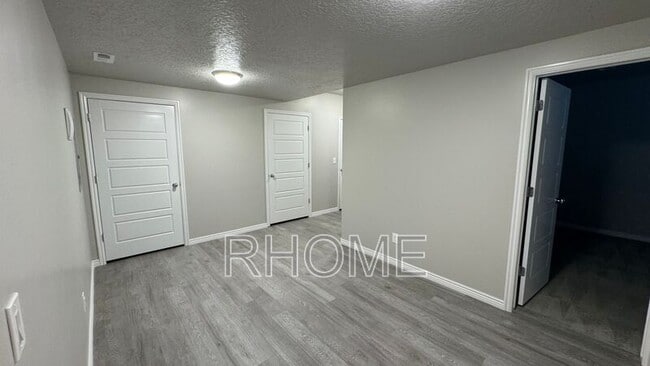 Building Photo - 13022 Sand Creek Dr