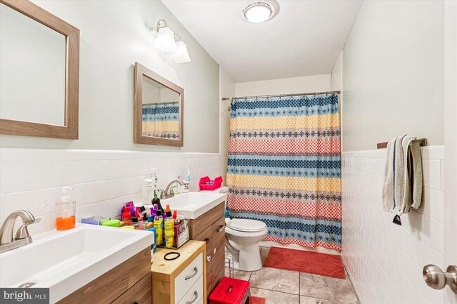 Building Photo - 5706 Johnson St