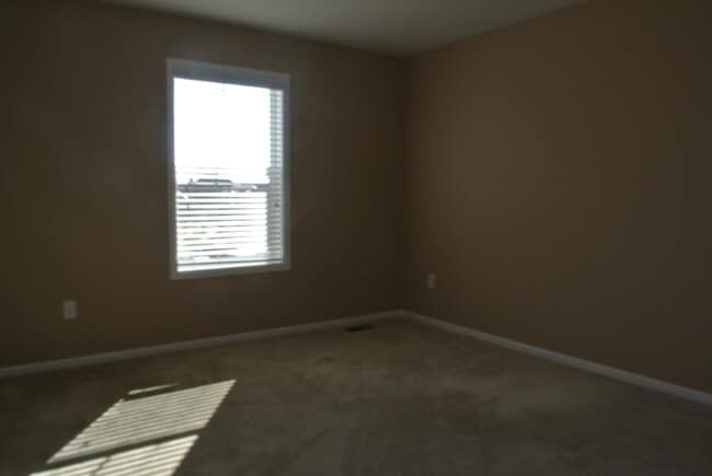 Building Photo - 5Bed/3.5Bath Home in Blackstone Country Club Community