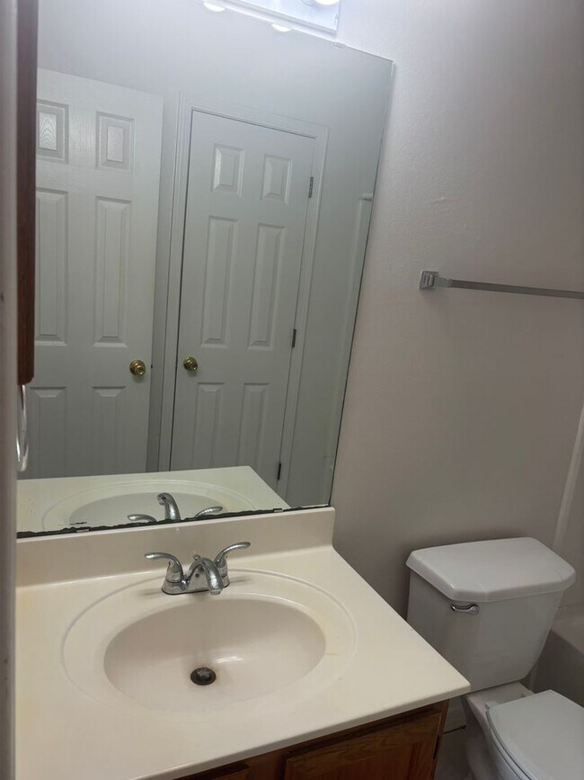 Building Photo - 567 Florosa Ct