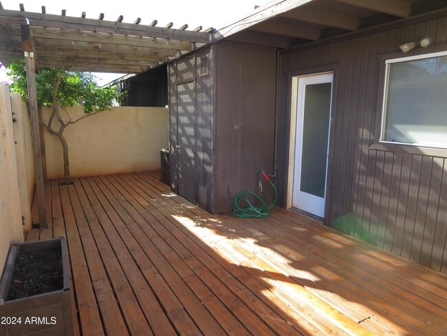 Building Photo - 1450 E Bethany Home Rd