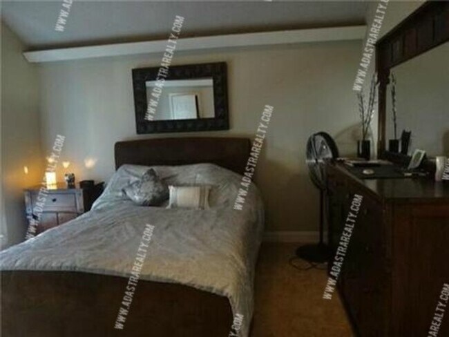 Building Photo - Beautiful Olathe Home-Coming SOON!!