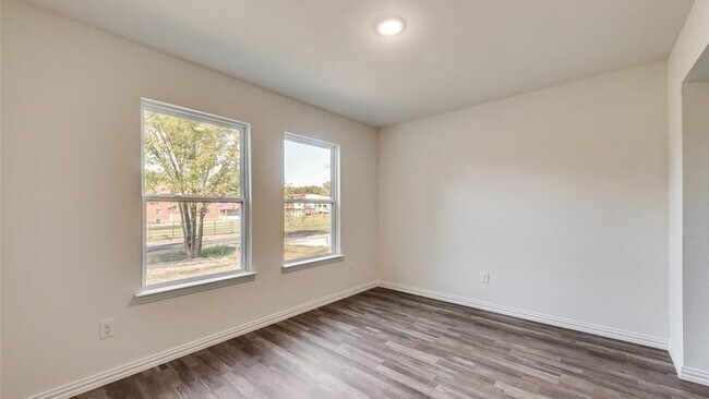 Building Photo - 2035 Clay St