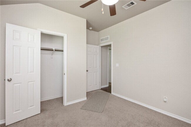 Building Photo - 3643 WL Breeding Dr
