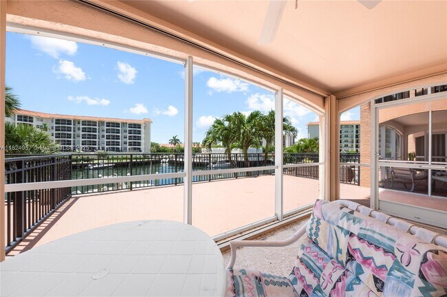 Building Photo - 2871 N Ocean Blvd