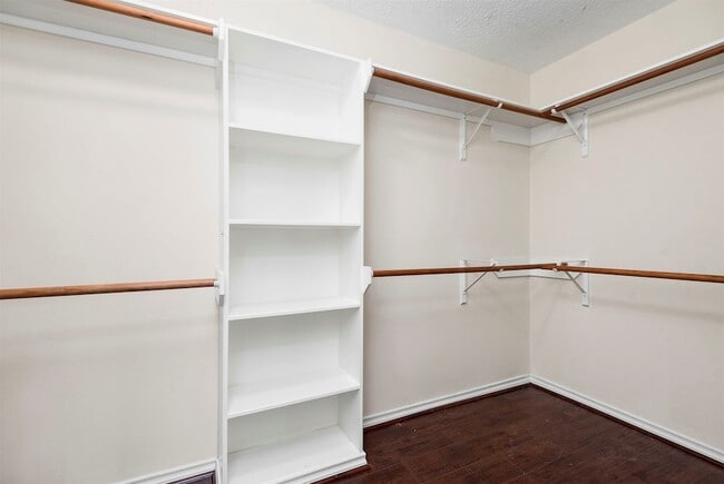 Building Photo - 5719 Indigo Trails Dr