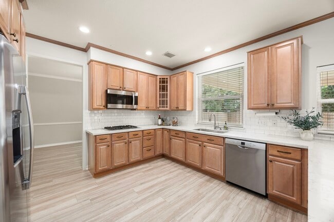 Building Photo - 22 Windfern Pl