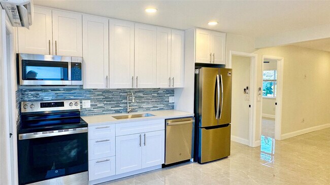 Building Photo - 1145 NE 17th Terrace