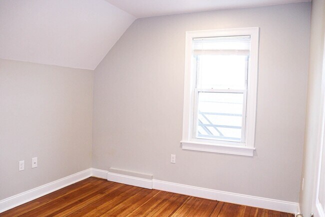 Building Photo - 133 Kendrick Ave