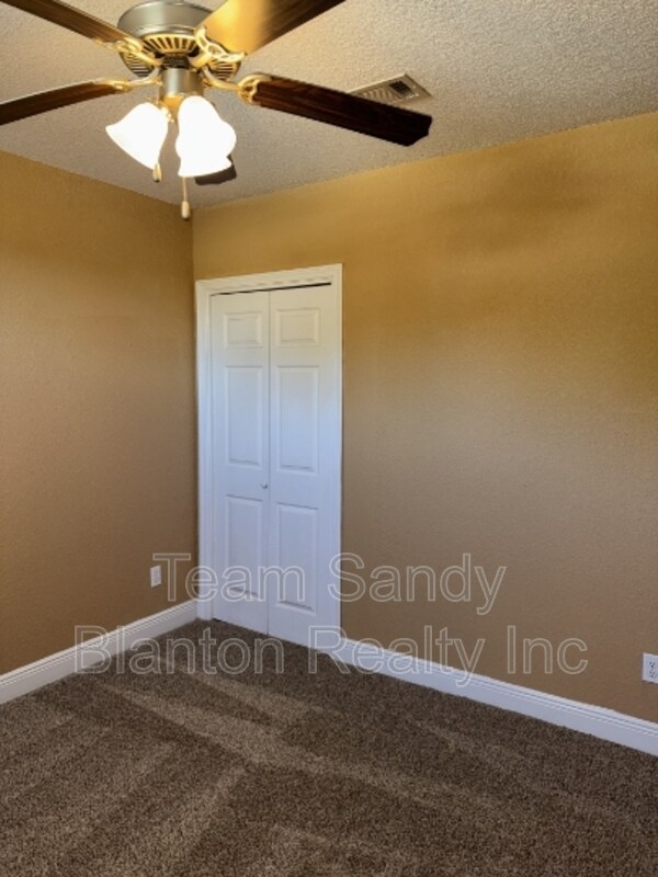 Building Photo - 7071 Lake Joanne Dr