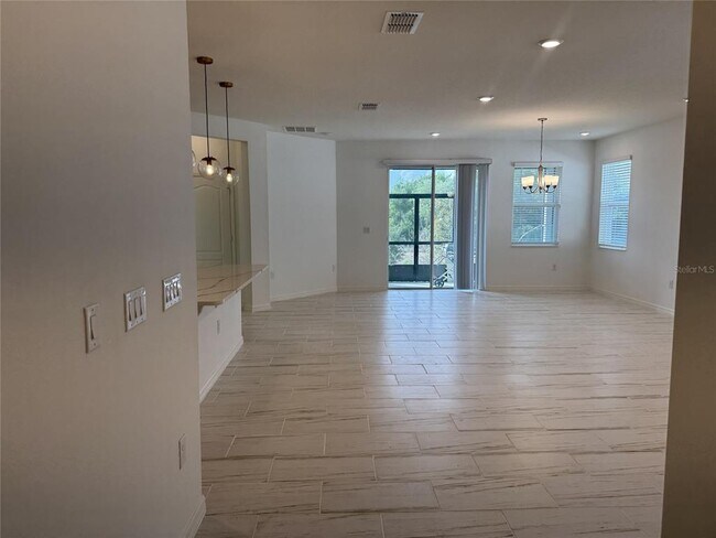 Building Photo - 279 Sunfish Dr