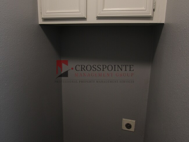 Building Photo - 1 Bedroom, 1 Bathroom Upstairs Apartment in Tyler!