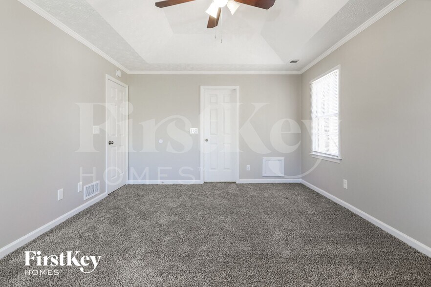 Building Photo - 331 Crescentview Ct