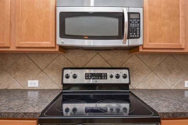 Building Photo - 20711 Rainmead Dr