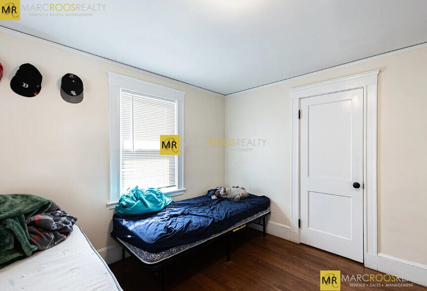 Building Photo - 224 Faneuil St