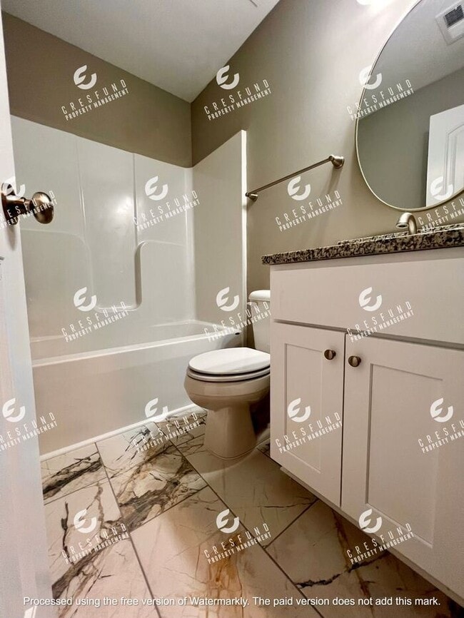 Building Photo - Like New Built in 2024 2Br/2Bath Condo Upp...