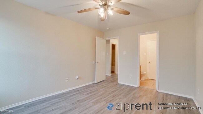 Building Photo - 3 br, 2 bath Townhome - 2340 Aldergate Dr,...