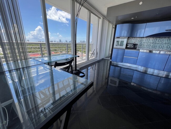 Living room - 1720 Harrison St