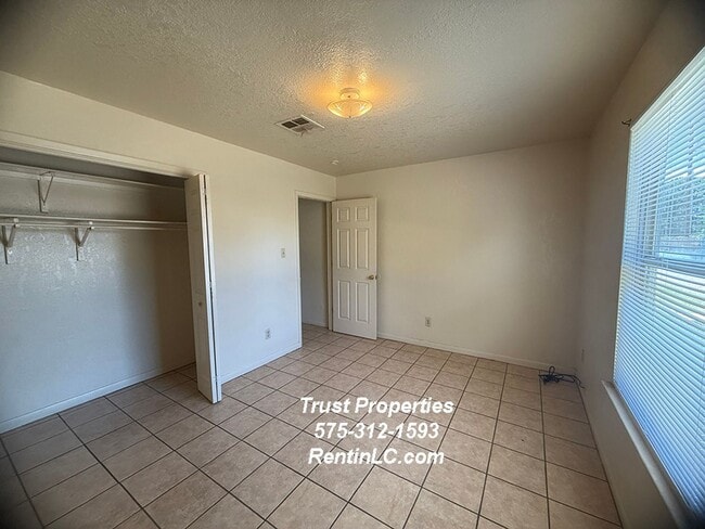 Building Photo - 472 Cll De Oro
