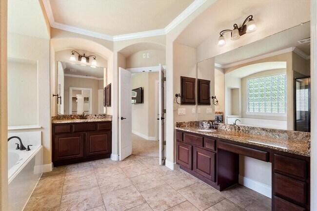 Building Photo - 15602 Shining Brook Ct