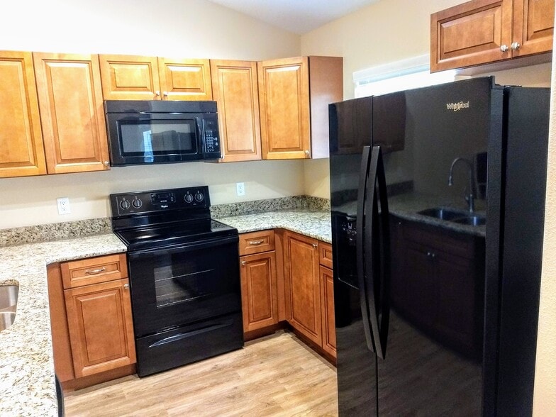 New Applicances - 9428 N Travis Dr