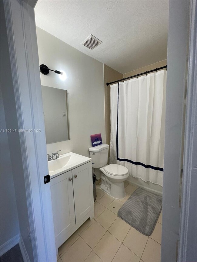 Building Photo - 1636 SE 30th St