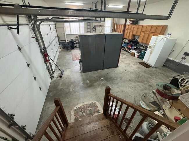 Building Photo - 12106 Sloan Dr