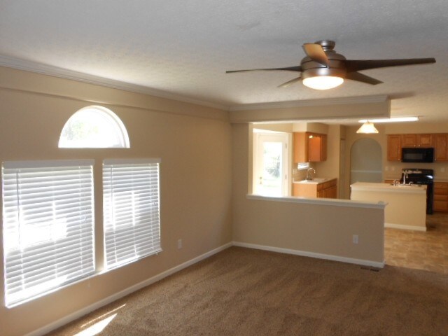 Building Photo - 486 Zoar Street