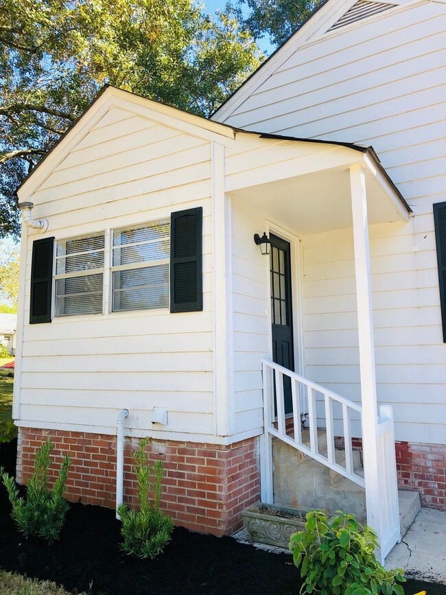 Building Photo - 1030 Highland Ave
