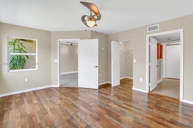 Building Photo - 9537 Weldon Cir