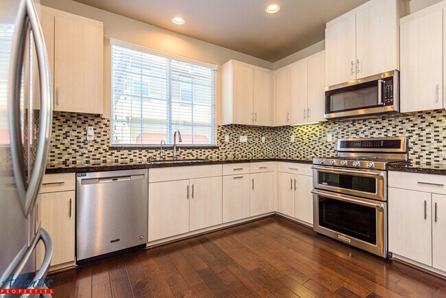 Building Photo - Beautiful Home | Central A/C | E.V. Charger
