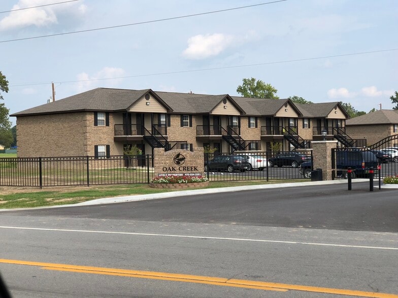 Oak Creek Apartment 800 W Hoadley Rd White Hall AR 71602 Apartment