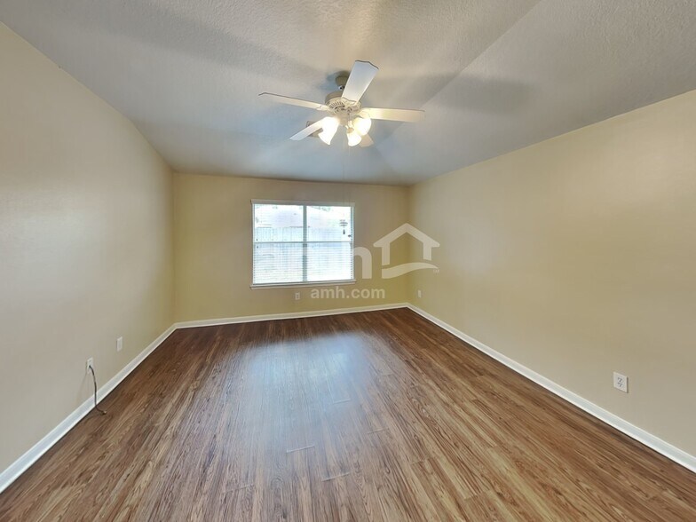 Building Photo - 23511 Hidden Maple Dr