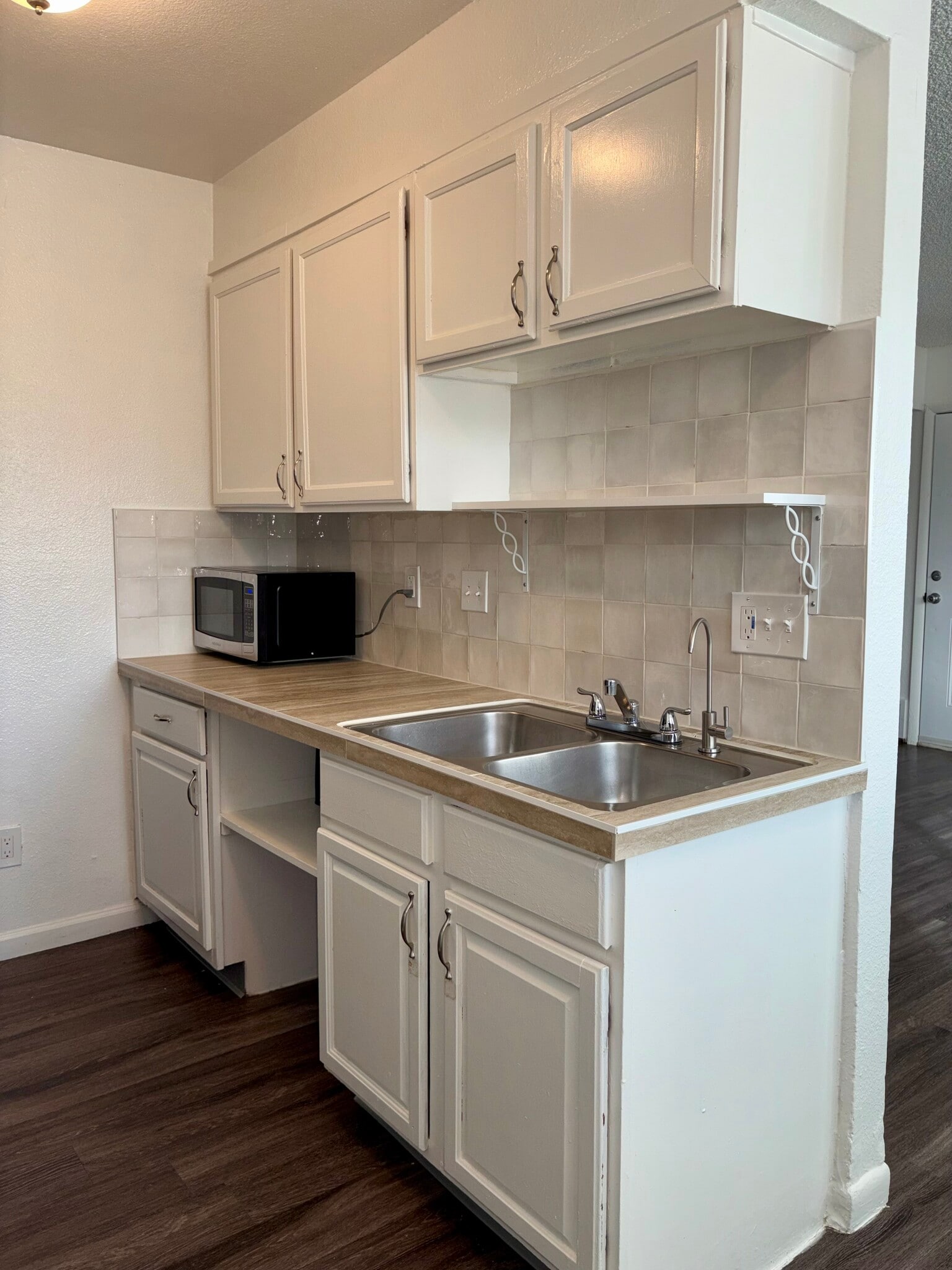 Building Photo - 1990 Eagle St