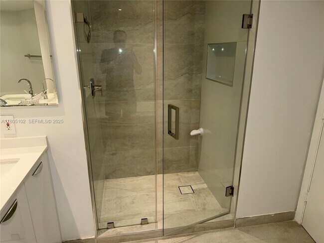 Building Photo - 1000 W Island Blvd