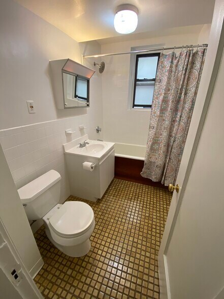 Building Photo - 464 Commonwealth Avenue