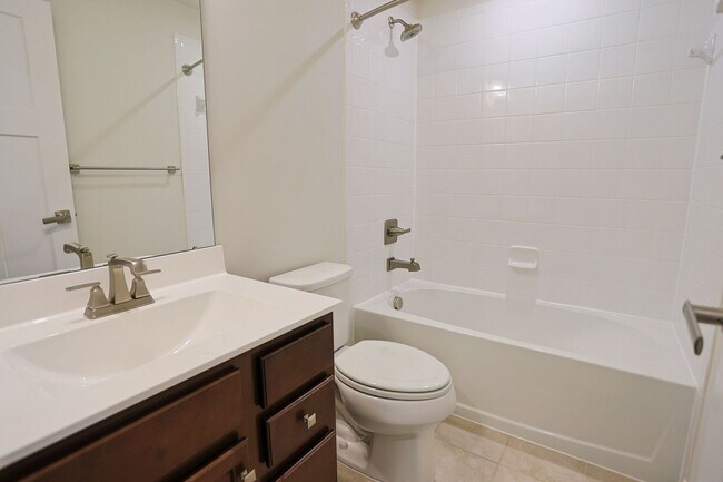 Building Photo - Welcome home to this move-in ready end uni...