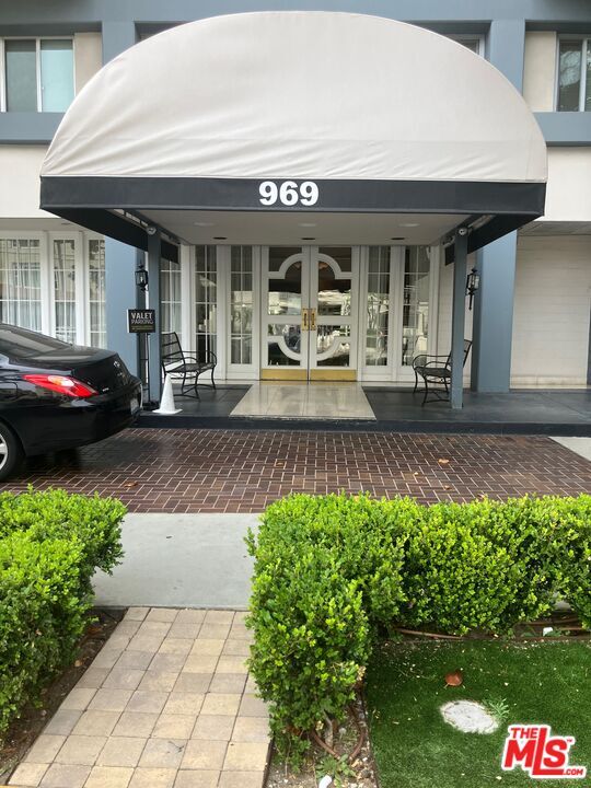 Building Photo - 969 Hilgard Ave